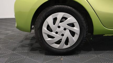 Toyota Aqua S Model, Push Start, Lane Departure Warning – Auto Headlights image 304163