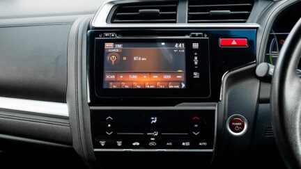 Honda Fit Hybrid L-Package image 318949