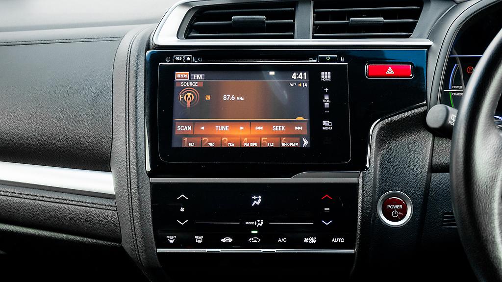 Honda Fit Hybrid L-Package image 318949