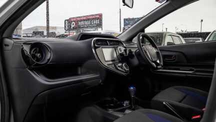 Toyota Aqua S Model , Reverse Camera, Push Start image 304303