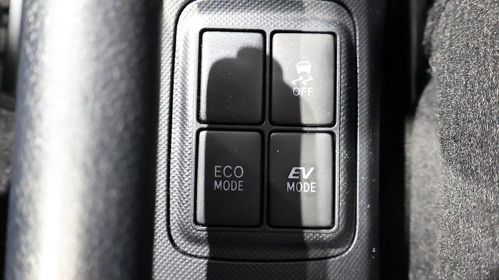 Toyota Aqua X-Urban –  Push Button Start image 304646