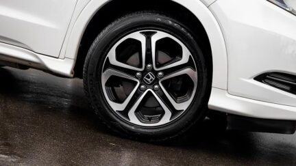 Honda Vezel Hybrid Z Top Spec, Half Leather, Reverse camera image 305010