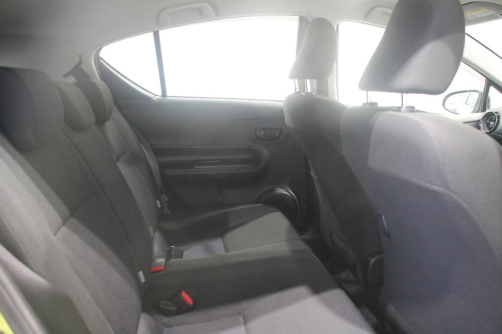 Toyota Aqua S Mdoel, New Shape – Push Button Start, image 307791