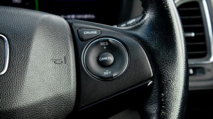 Honda Vezel Hybrid Z Top Spec, Half Leather, Reverse camera image 305021