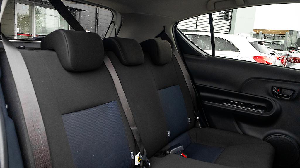 Toyota Aqua S Model , Reverse Camera, Push Start image 304294