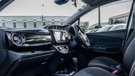 Toyota Vitz Hybrid F Safety Edition image 305423