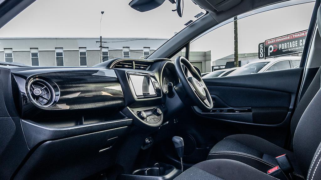 Toyota Vitz Hybrid F Safety Edition image 305423