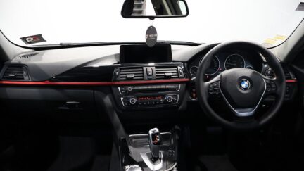 Bmw 320i Sport image 303387