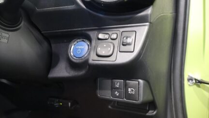 Toyota Aqua S Model, Push Start, Lane Departure Warning – Auto Headlights image 304169