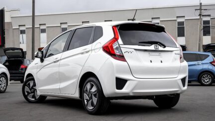 Honda Fit Hybrid L-Package image 318938