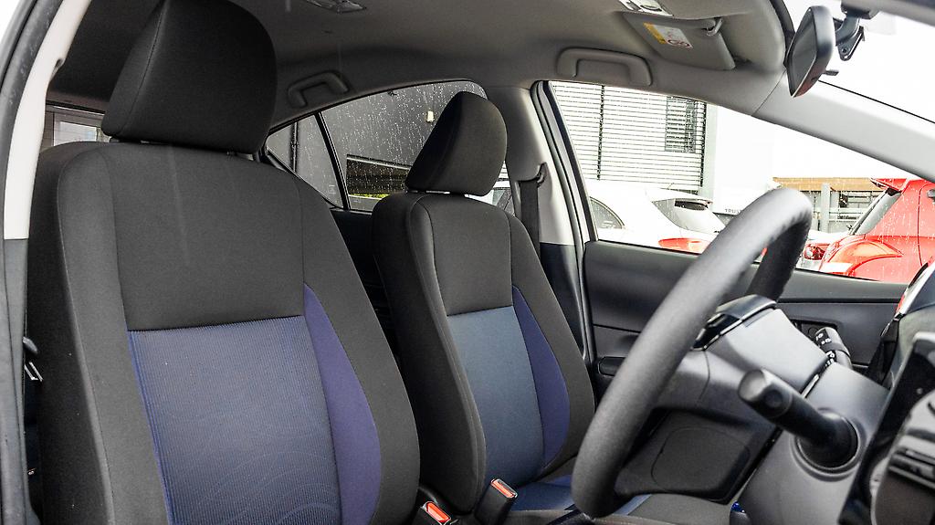 Toyota Aqua S Model , Reverse Camera, Push Start image 304295