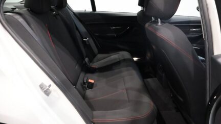 Bmw 320i Sport image 303386