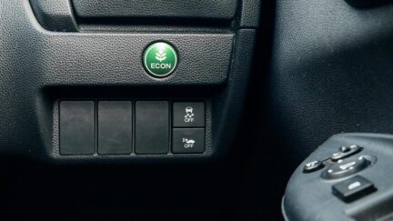 Honda Fit Hybrid L-Package image 318945