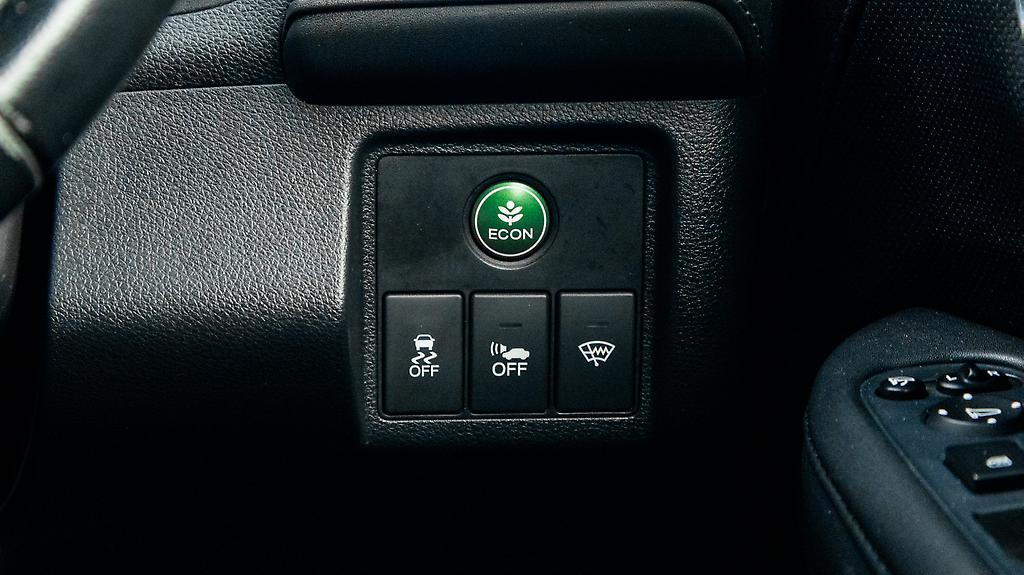 Honda Vezel Hybrid Z Top Spec, Half Leather, Reverse camera image 305018