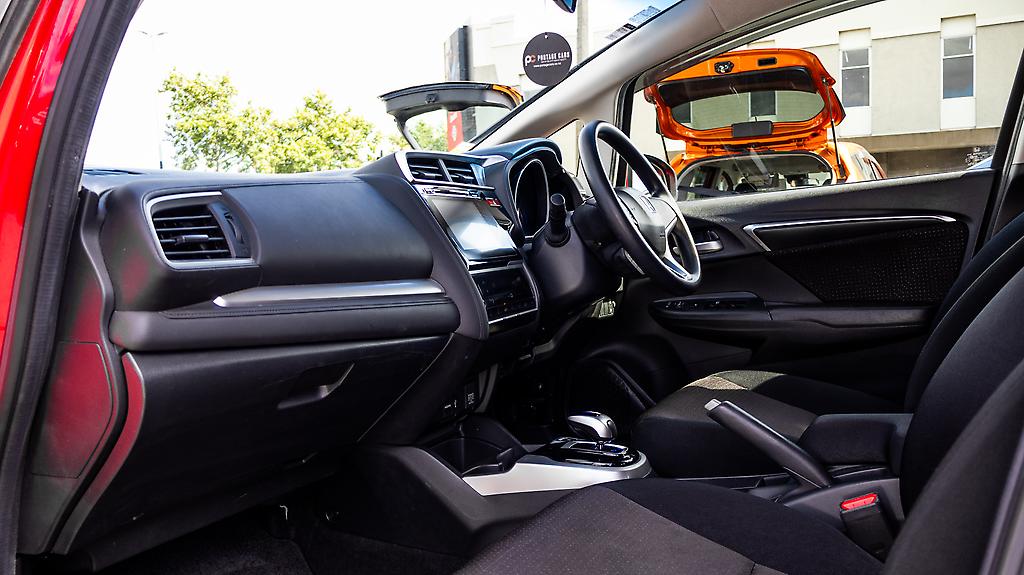 Honda Fit Hybrid F Package image 318801