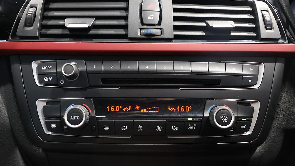 Bmw 320i Sport image 303392