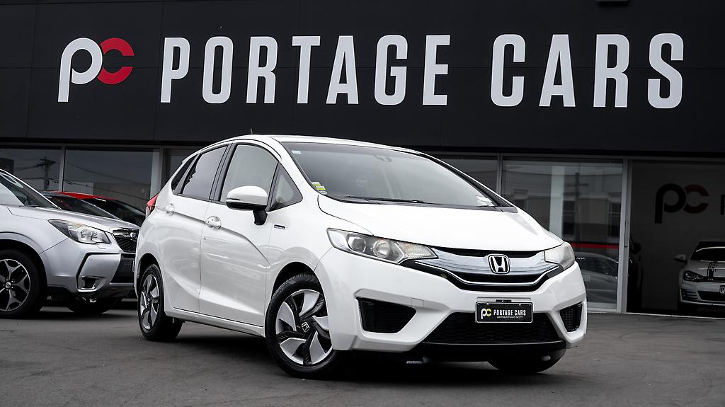 Honda Fit Hybrid L-Package image 304108
