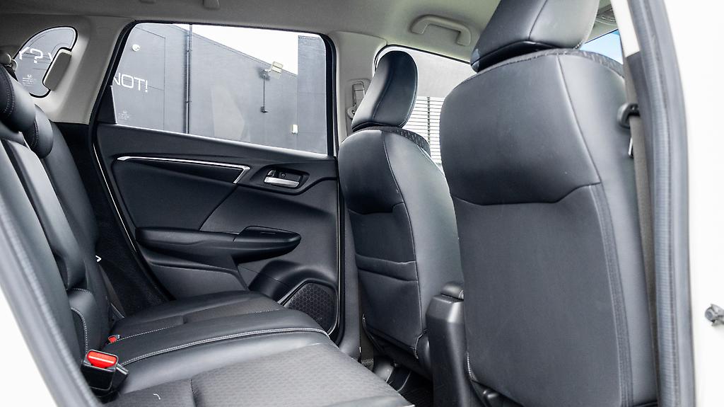 Honda Fit Hybrid L-Package image 318942