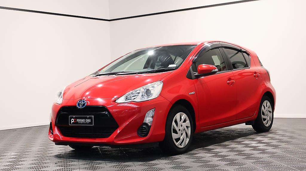 Toyota Aqua  Model, Push Button Start, Reverse Camera image 305746