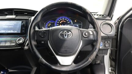 Toyota Corolla G Model, Push Start, Reverse Camera image 307174