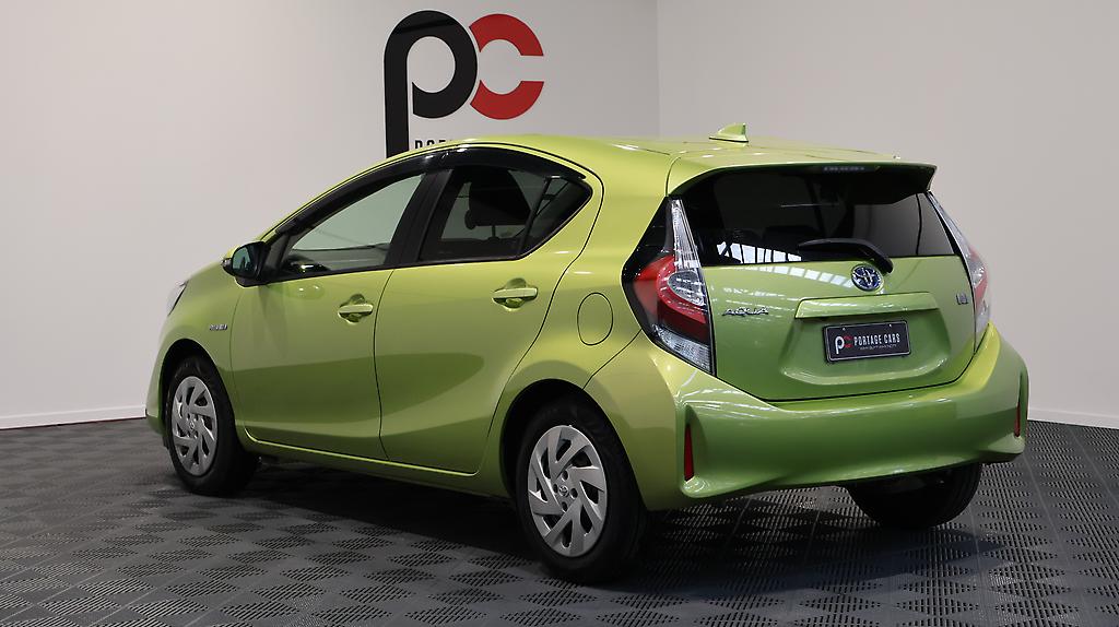 Toyota Aqua S Model, Push Start, Lane Departure Warning – Auto Headlights image 304162