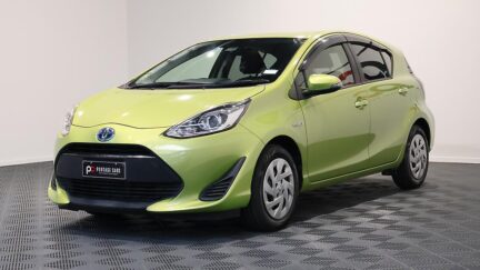 Toyota Aqua S Model, Push Start, Lane Departure Warning – Auto Headlights image 304158