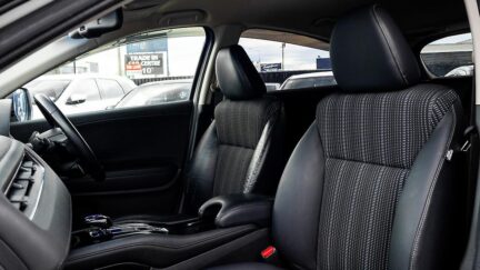 Honda Vezel Hybrid Z Top Spec, Half Leather, Reverse camera image 305023