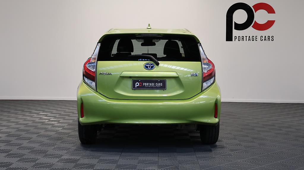 Toyota Aqua S Model, Push Start, Lane Departure Warning – Auto Headlights image 304160