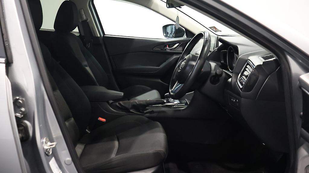 Mazda Axela Hybrid-C image 307335