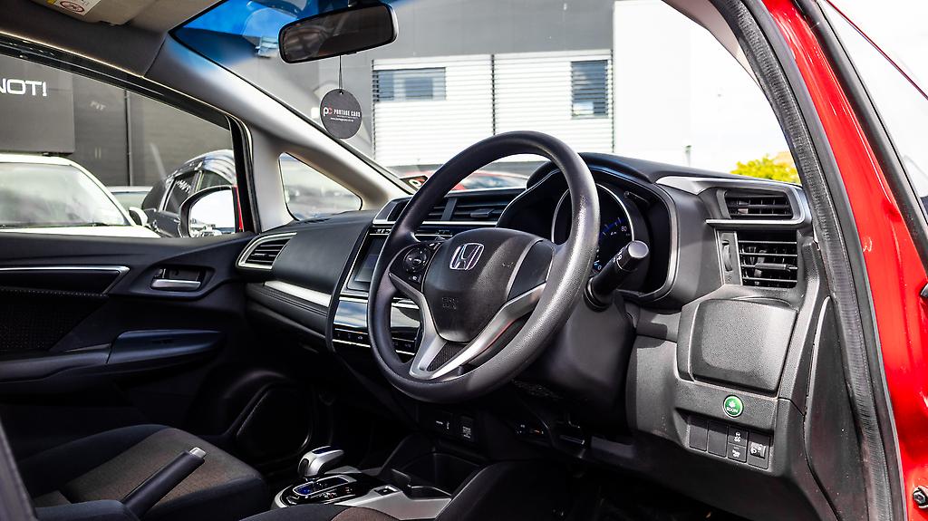 Honda Fit Hybrid F Package image 318792