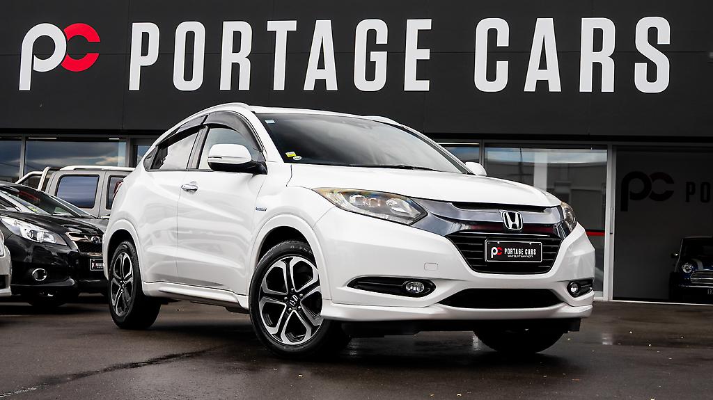 Honda Vezel Hybrid Z Top Spec, Half Leather, Reverse camera image 305004
