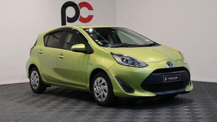 Toyota Aqua S Model, Push Start, Lane Departure Warning – Auto Headlights image 304159