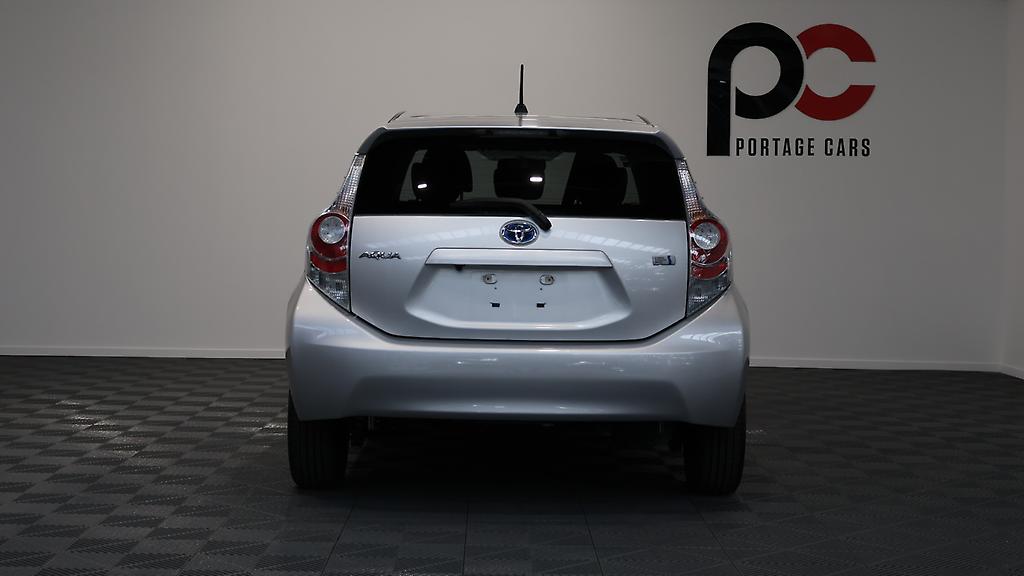 Toyota Aqua S Model, Push Start, Reverse Camera image 305196