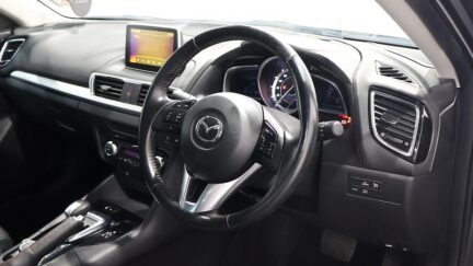 Mazda Axela Hybrid image 310478