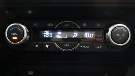 Mazda Axela Hybrid image 310486