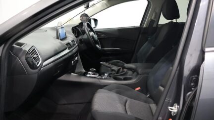 Mazda Axela Hybrid image 310479