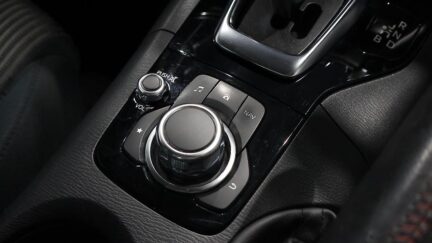 Mazda Axela Hybrid image 310487