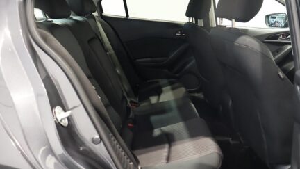 Mazda Axela Hybrid image 310476