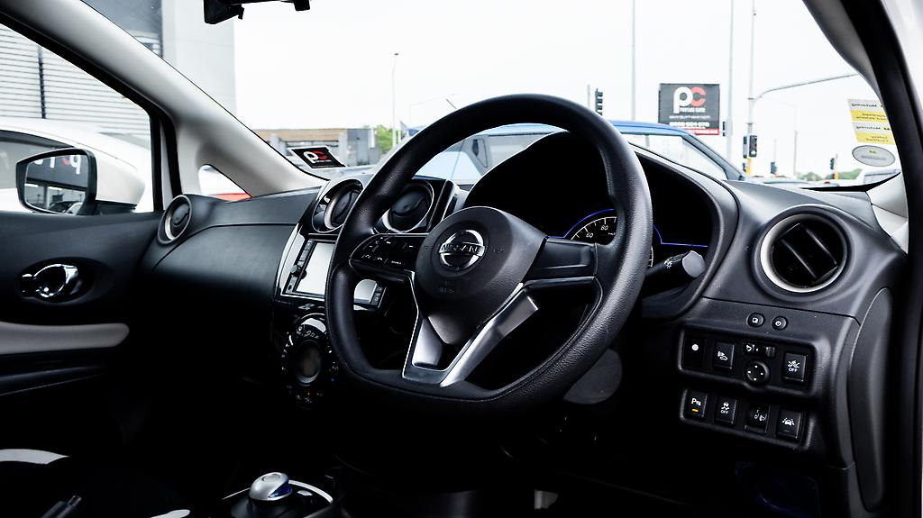 Nissan Note E power, Parking sensor, Push start image 309028