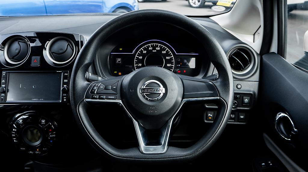 Nissan Note E power, Parking sensor, Push start image 309024