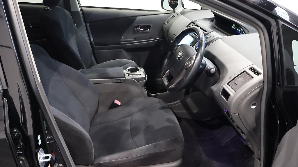 Toyota Prius ALPHA HYBRID image 316074