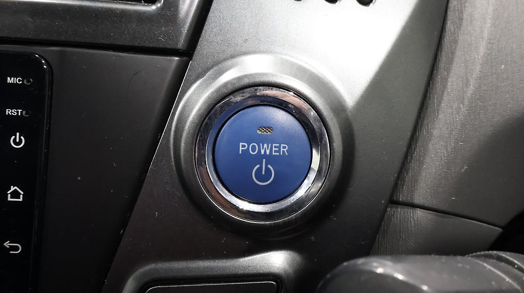 Toyota Prius ALPHA HYBRID image 316081