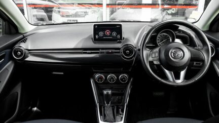 Mazda Demio 13s Skyactiv, Pushbutton image 316703