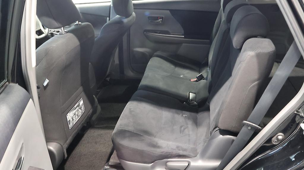 Toyota Prius ALPHA HYBRID image 316072