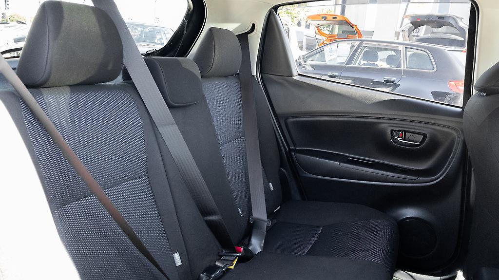 Toyota Vitz F model, Push start image 316879