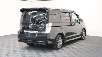 Honda Step Wagon Z Edition image 317298