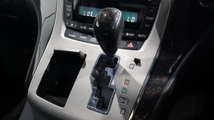 Toyota Alphard image 316606