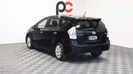 Toyota Prius ALPHA HYBRID image 316070