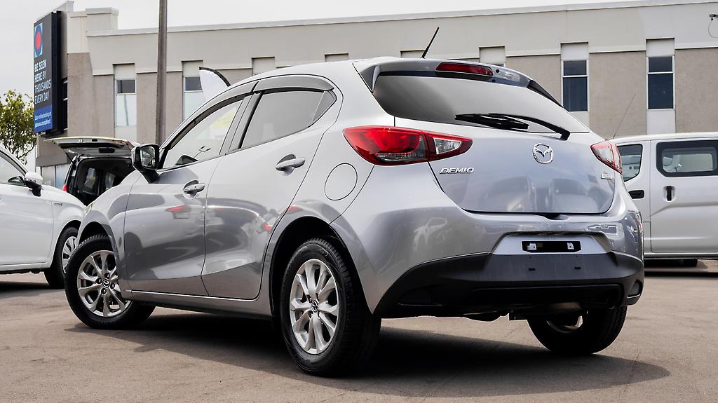 Mazda Demio 13s Skyactiv, Pushbutton image 316702