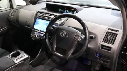Toyota Prius ALPHA HYBRID image 316075